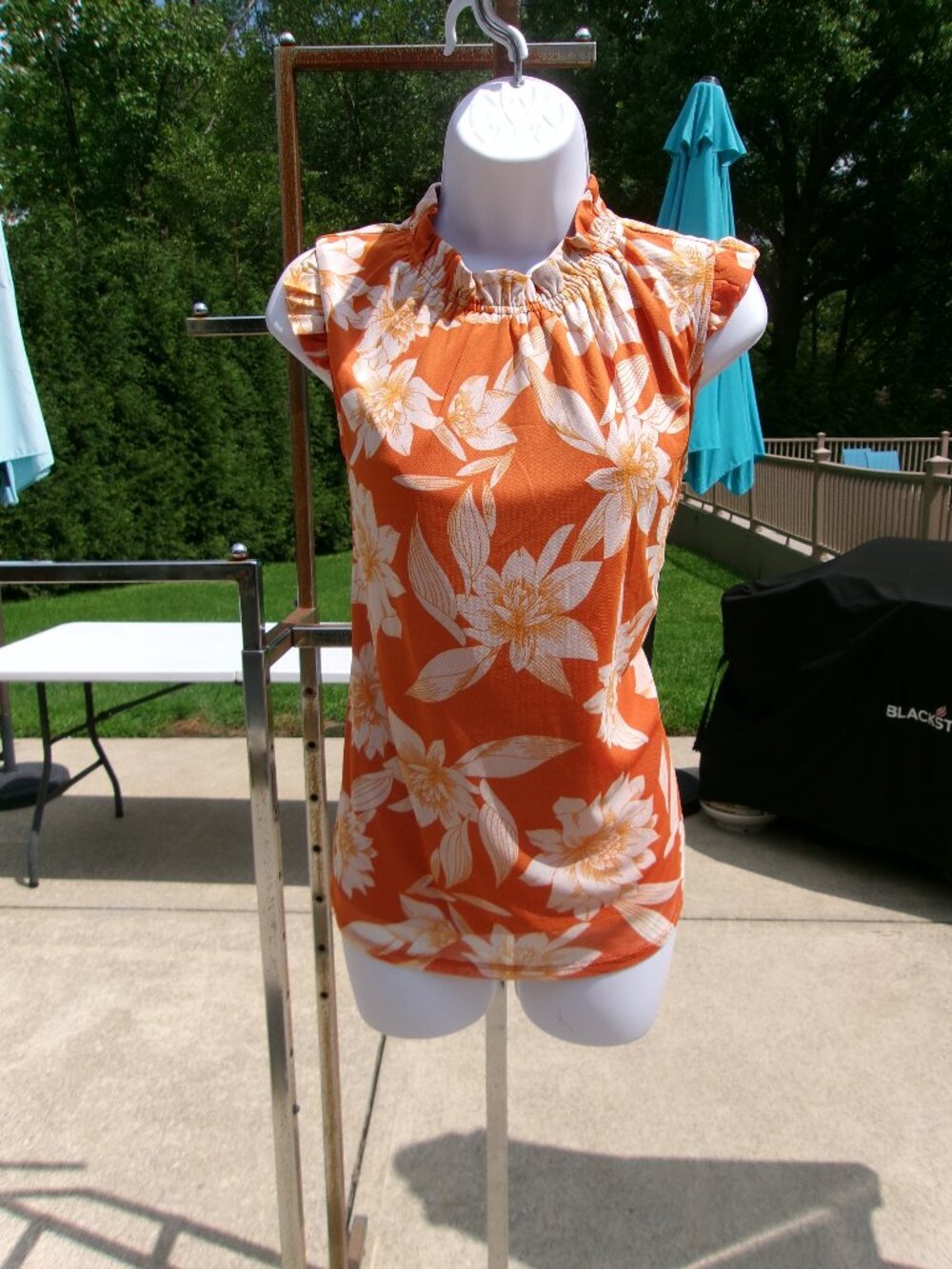 NWT HARPER 241 ORANGE FLORAL TOP S